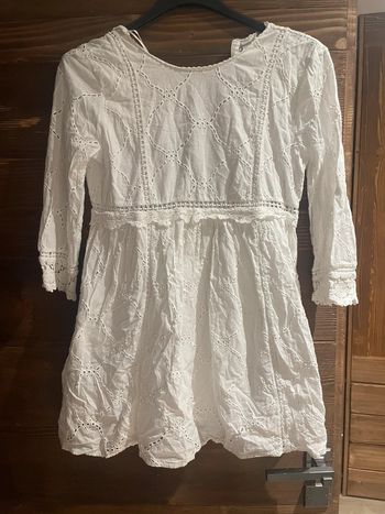 Robe blanche broderie anglaise Zara