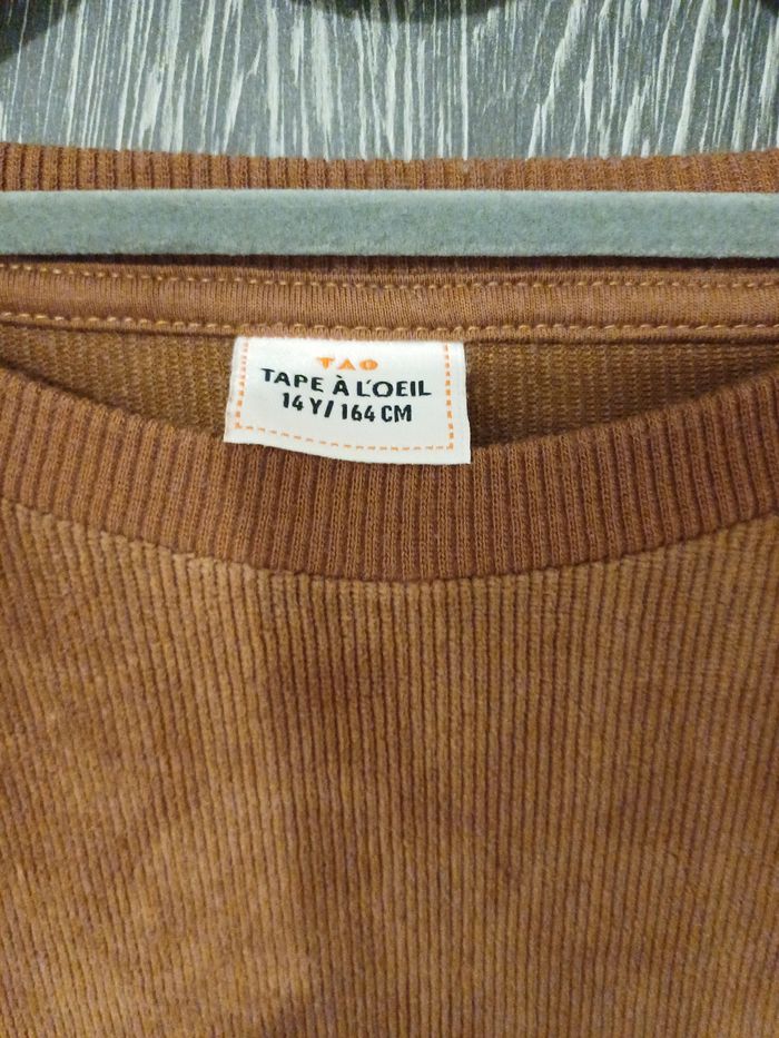 Sweat en velours côtelé à message marron - photo numéro 3