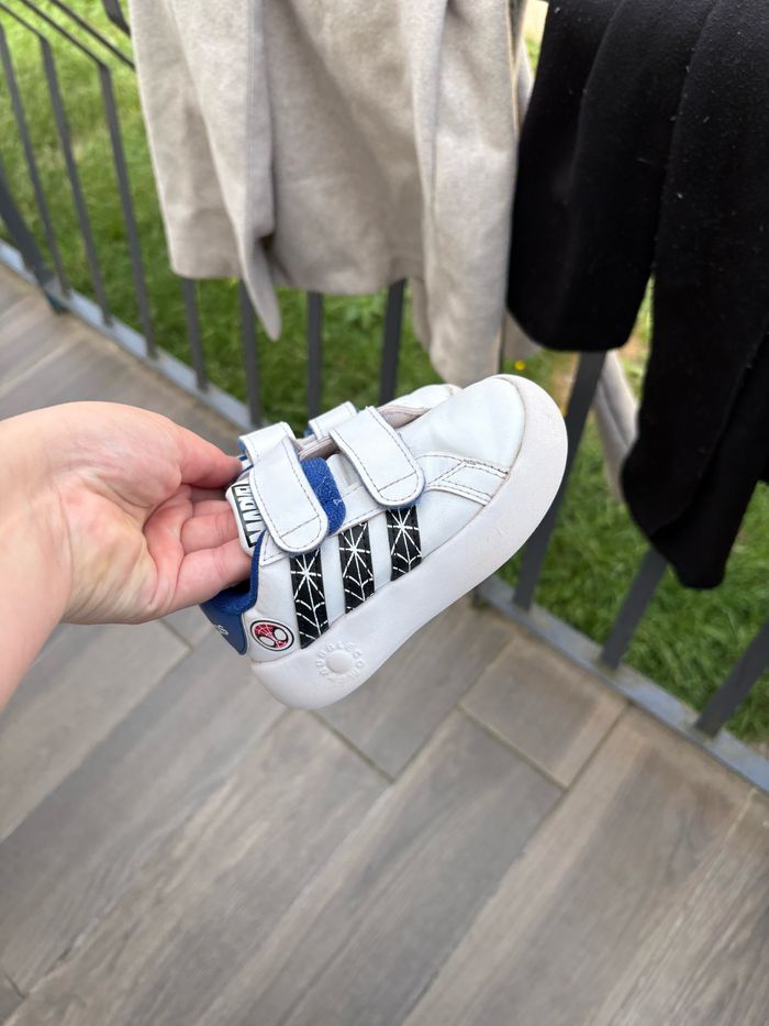 Adidas t 22 Spiderman - photo numéro 3