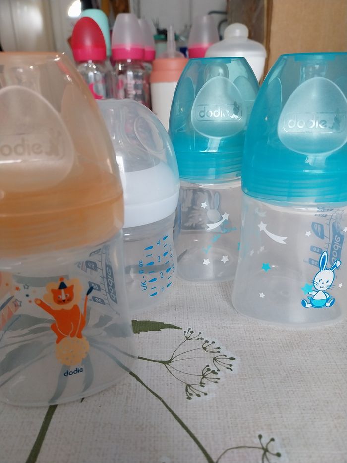 Lot de 10 biberons jamais utilisé - photo numéro 3