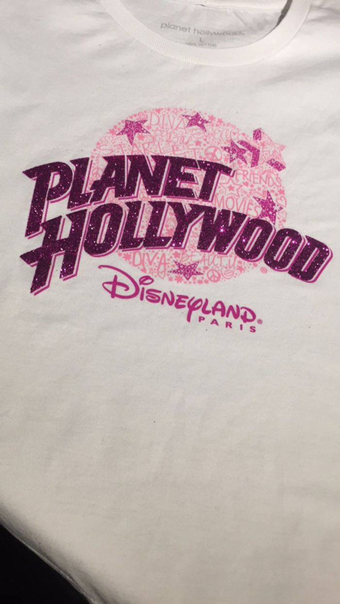Superbe tee-shirt pailleté Planet Hollywood 10 ans