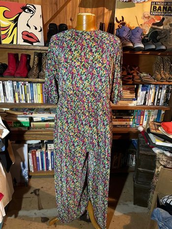 Combinaison motif fleurs dos bouton