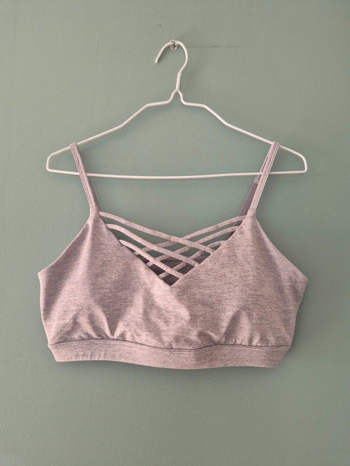 Brassière de sport grise, taille 40, forever 21