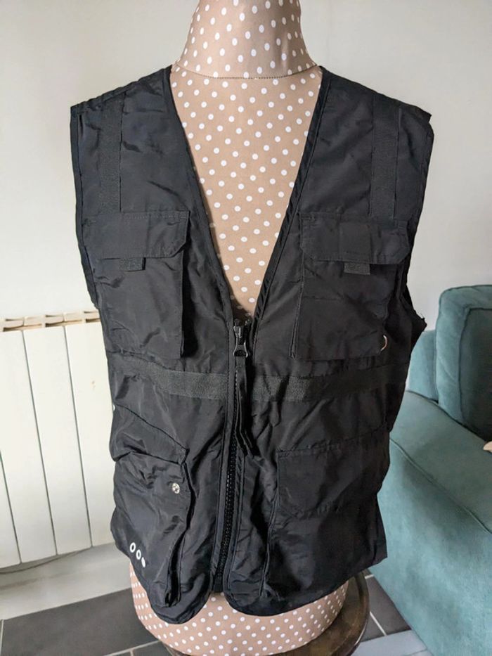 Veste sans manches urban outfitters noire taille S très originale