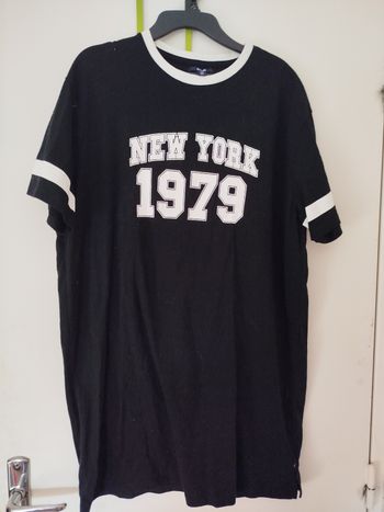 Robe taille XS équivalent à un 14 ans