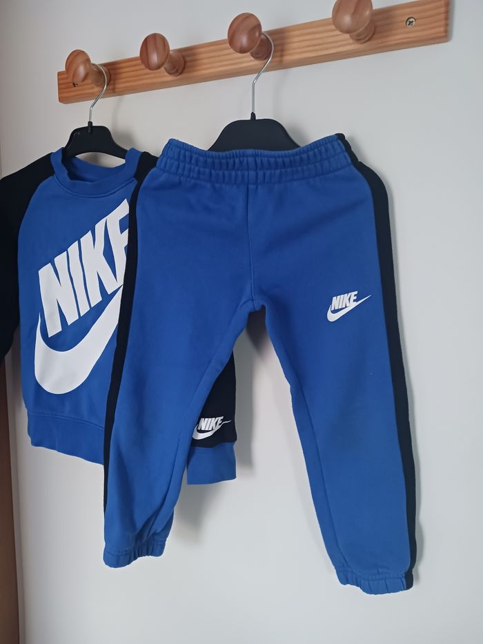 Jogging nike taille ans Achat occasion Autres vêtements