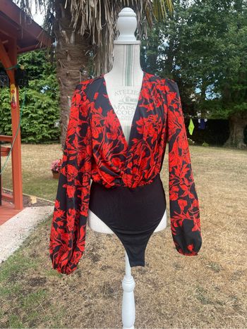 Bodie chic noir et rouge