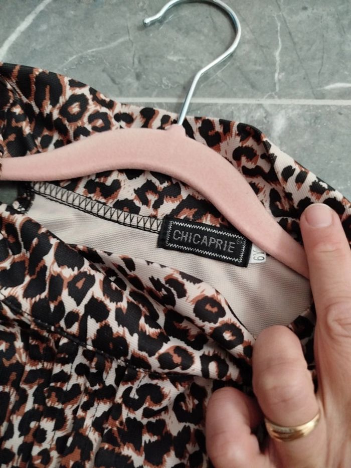 Belle Robe tunique marque chicaprie motif léopard 6 ans - photo numéro 3