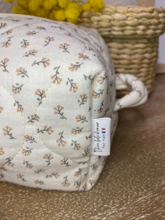 Trousse de toilette matelassée en gaze de coton crème esprit Liberty - photo numéro 3