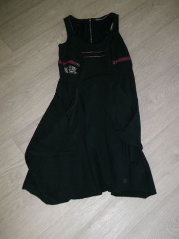 Robe LA MODE EST A VOUS noire décos rouges écritures argentées 40 NEUVE