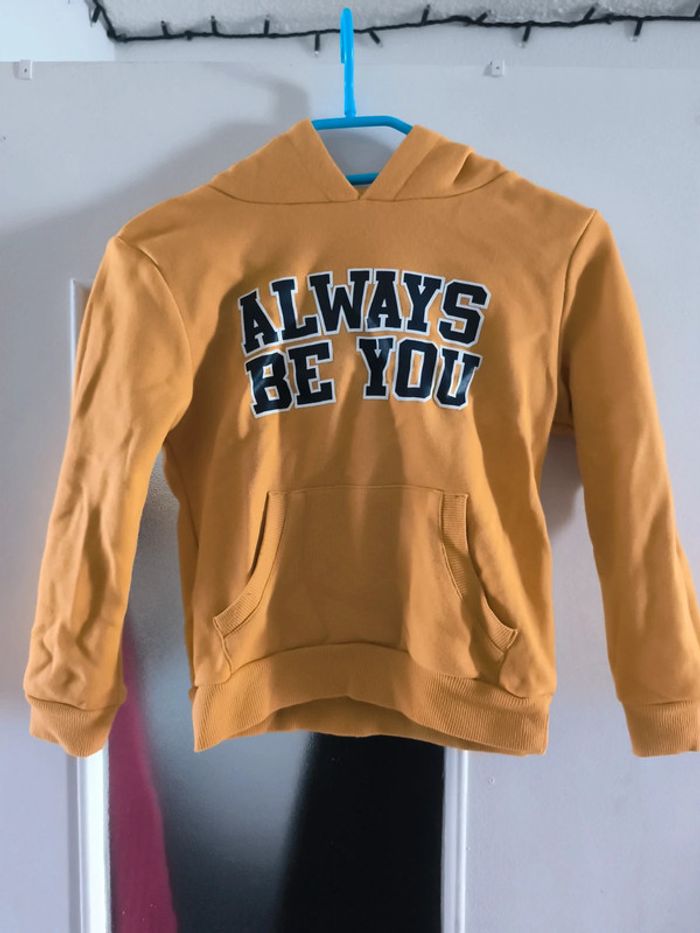 Sweat capuche 6/7 ans A110