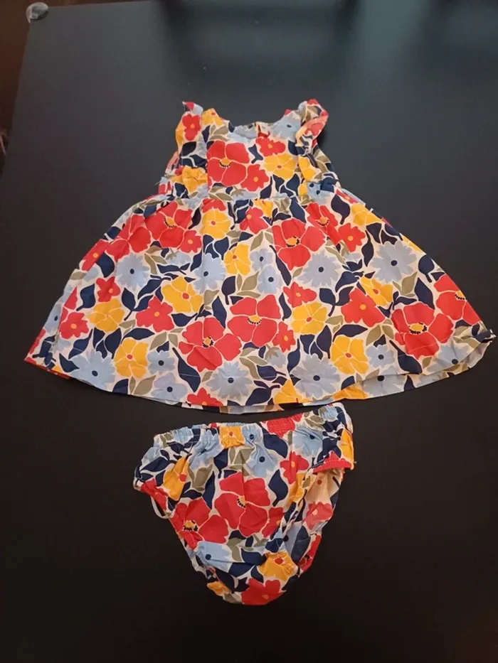 Lot robe été 6 mois kiabi - photo numéro 2