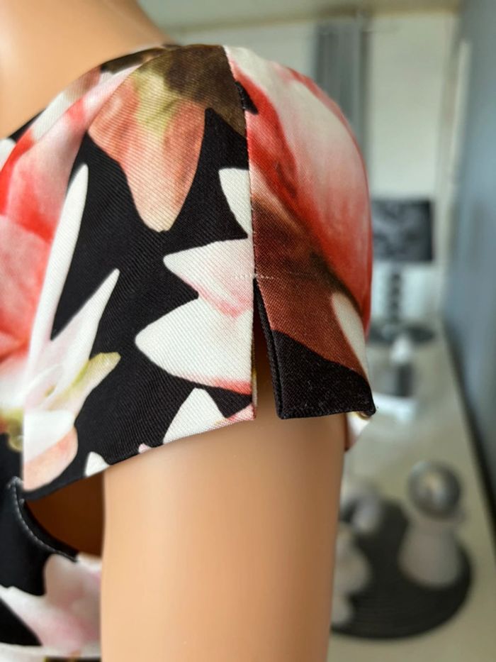 Robe à fleurs neuve - photo numéro 3
