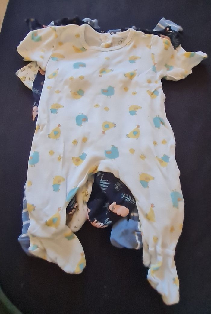 Lot pyjamas 3 mois - photo numéro 2