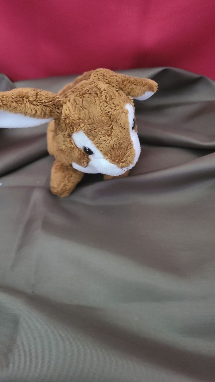 Lapin en Peluche Marron couché - photo numéro 2