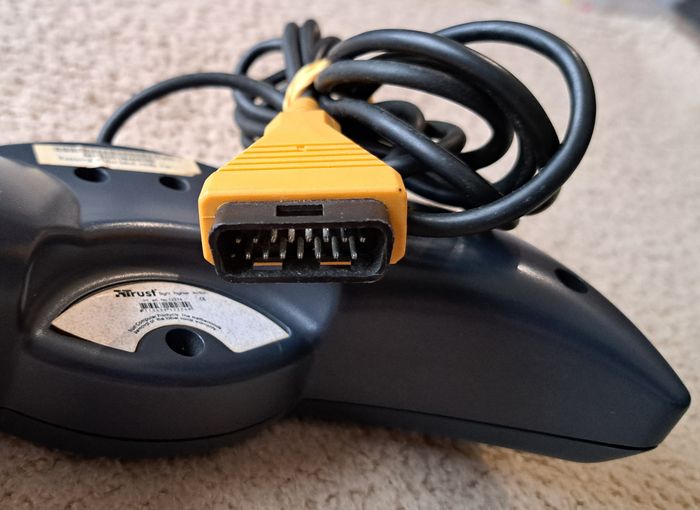 🎮 Manette Trust Sight Fighter Action pour ancien ordinateur - photo numéro 4