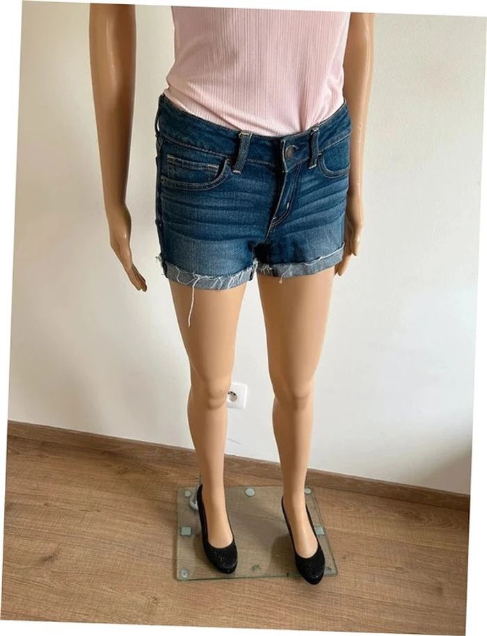 Short court bleu en jean American Eagle taille 0 TBE - photo numéro 2