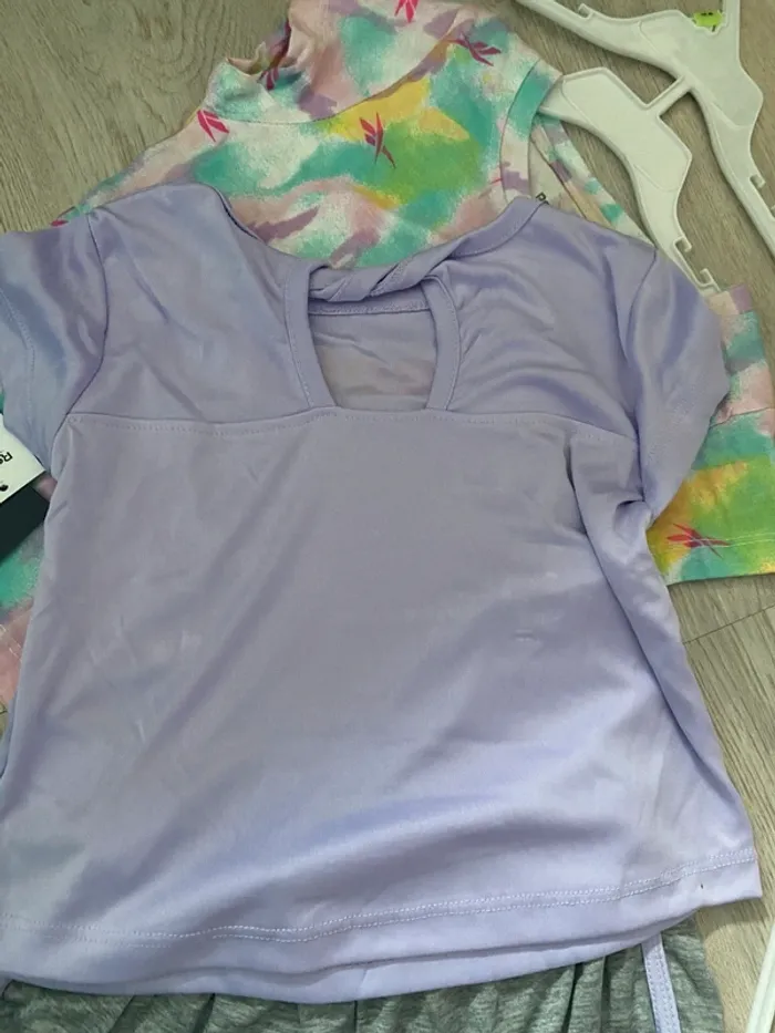 Ensemble tee shirt T-shirt et short Reebok taille 3 4 ans neufs - photo numéro 5