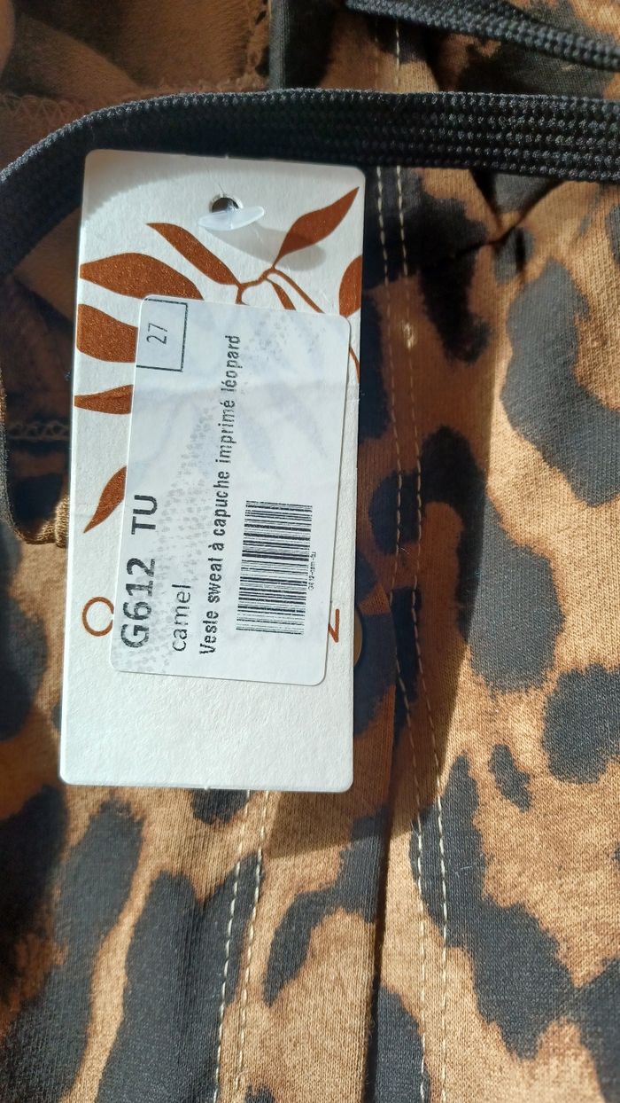 Veste sweat capuche léopard - photo numéro 3