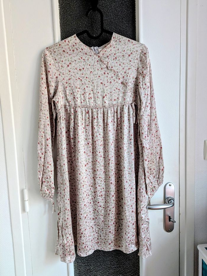 Robe catimini à fleurs taille 12 ans en soie