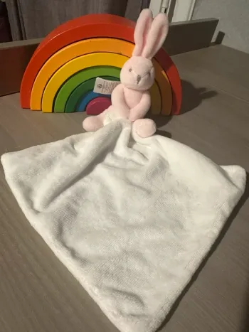 Doudou Lapin Jacadi - Rose - Couverture blanche