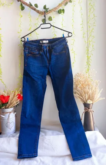 Jeans droit Zara – Taille 36 – Bleu – État : Excellent