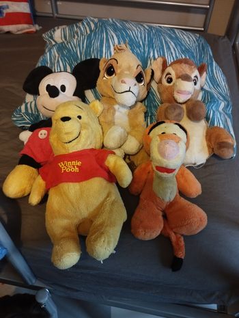 Lot peluches disney