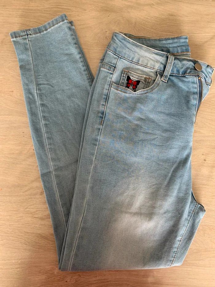 Jean clair slim brodé papillons taille haute - photo numéro 3
