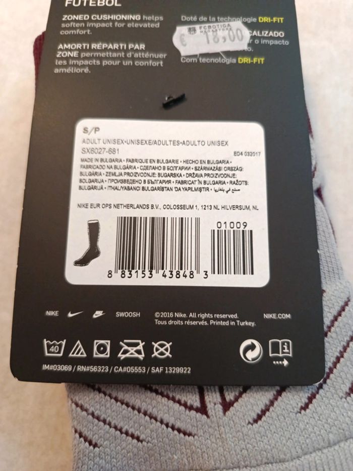 Chaussettes de foot Nike équipe FC Barcelone taille 34/38 authentique neuf - photo numéro 6