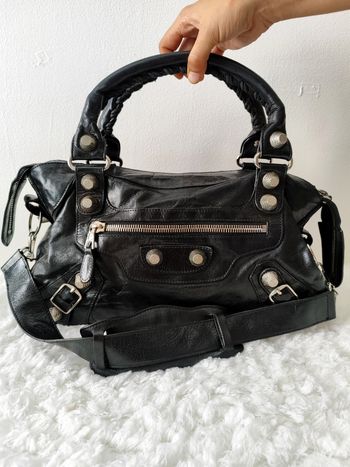 Sac à main Balenciaga modèle City en cuir noir