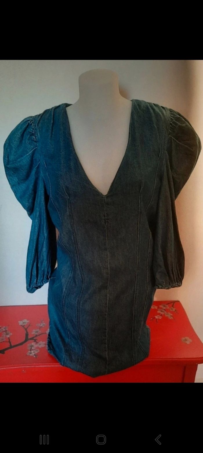 Robe en jean prêt du corps avec manches 3/4 ballons de chez Zara - photo numéro 3