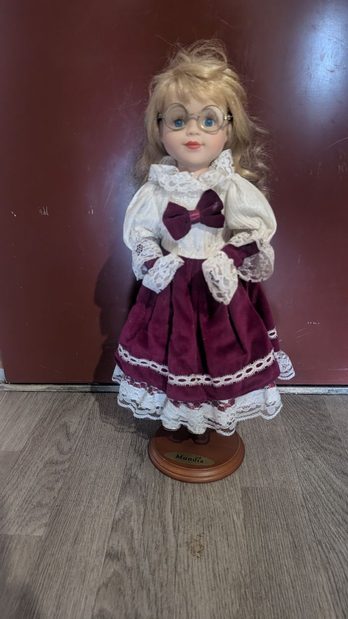 Poupée en porcelaine - photo numéro 6