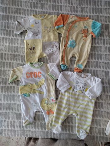 Lot pyjama grenouillère coloré 1 mois