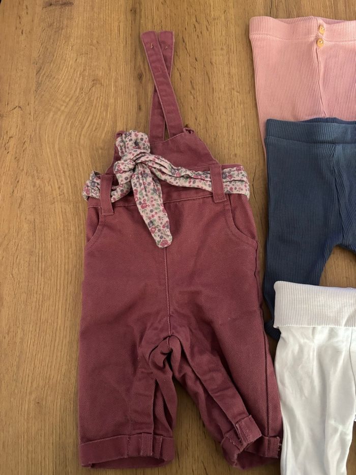 Lot de pantalons bébé fille - taille 1 mois - photo numéro 4