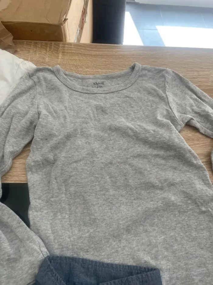 Lot t-shirt manches longues 5 ans - photo numéro 8