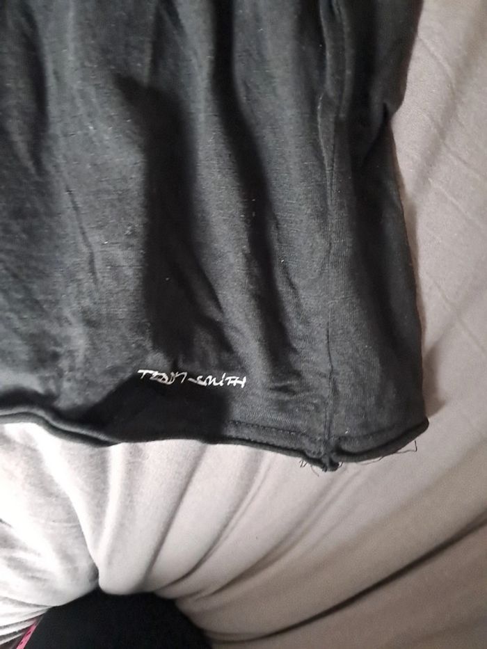 T shirt noir - photo numéro 2
