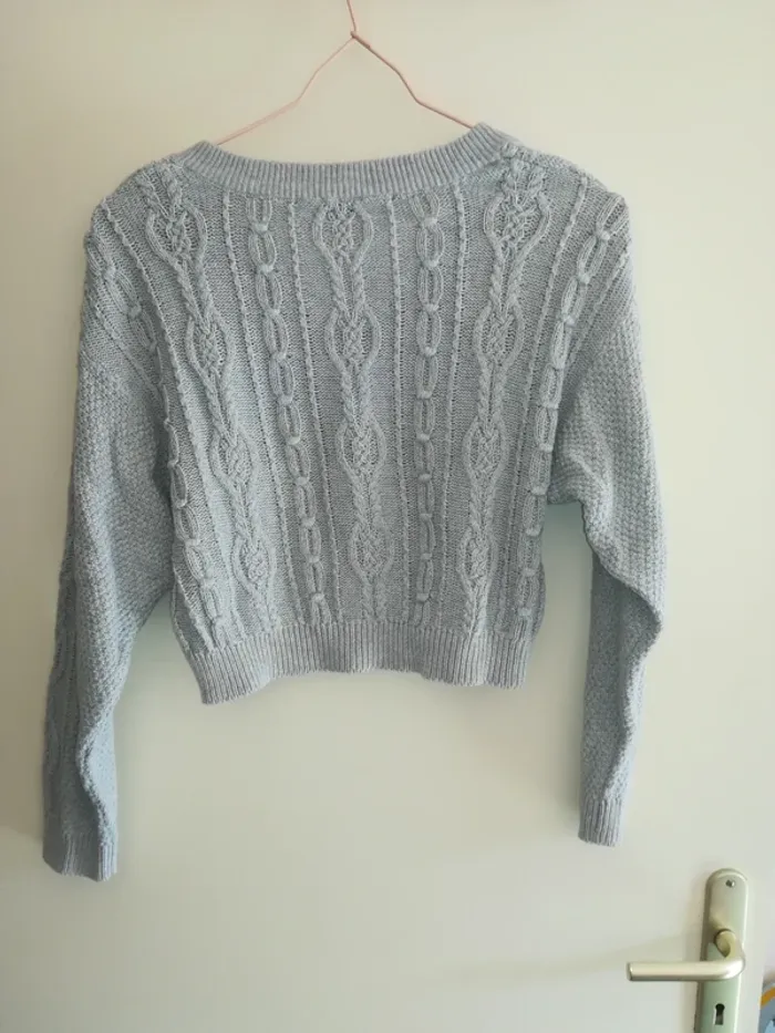 Pull court, col en V, gris clair, Pimkie, taille S, très bon état - photo numéro 3