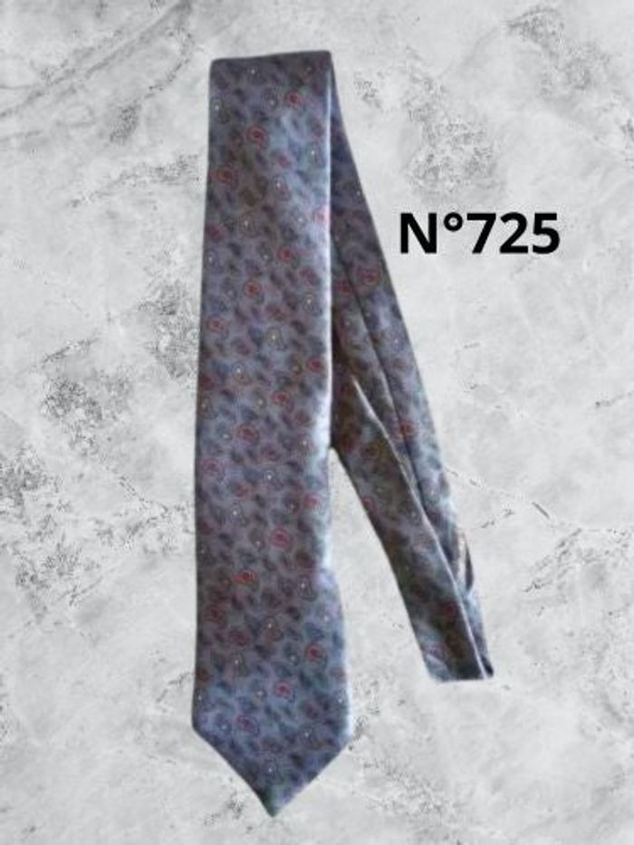 N°725 Cravate grise/multicolore. Gent*s.