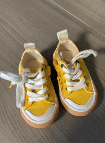 Basket - Chaussures bébé - pointure 19 -