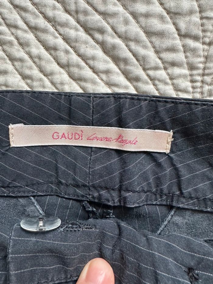 Short marque gaudi taille 40 - photo numéro 3