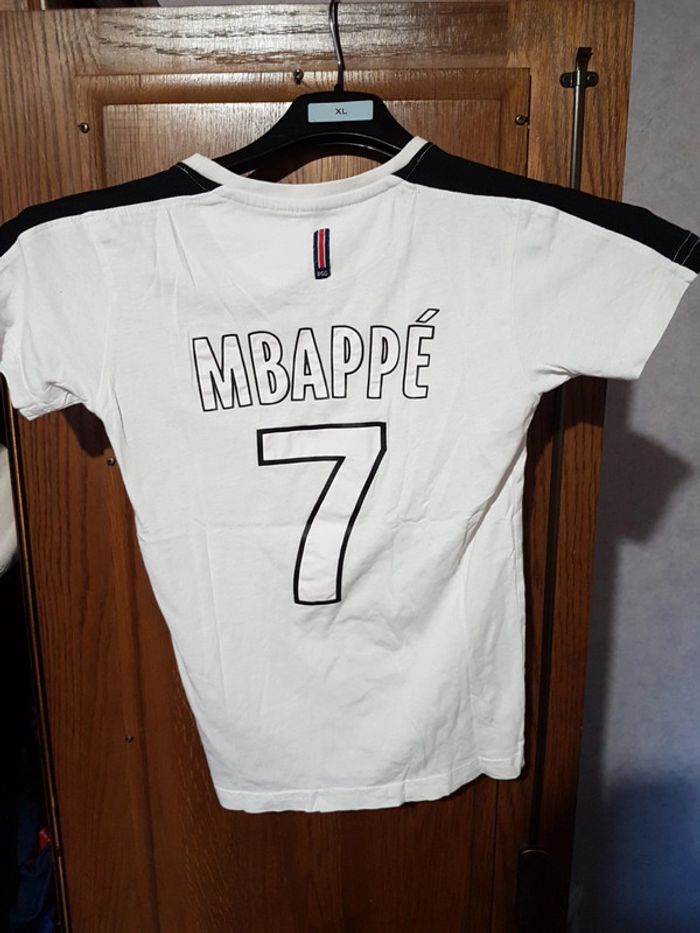 T-shirt  PSG  mbappe  10 ans - photo numéro 4