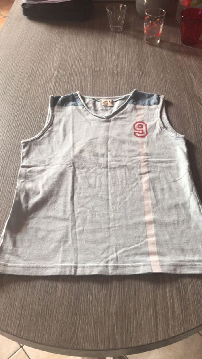 Petit Boy t shirt taille 10 ans
