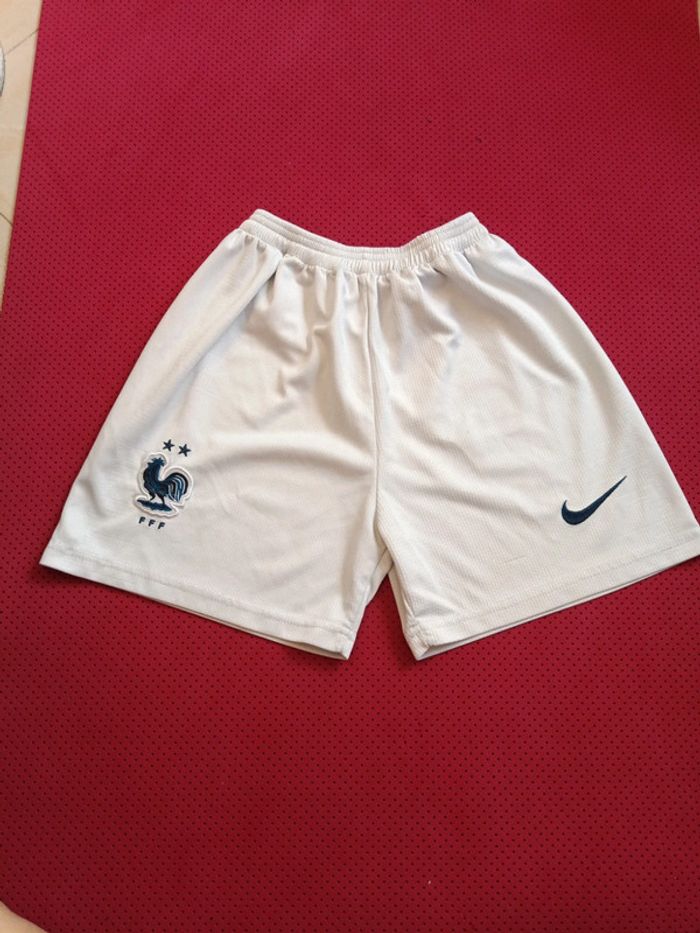 Short de foot France, Nike Authentique Officiel taille enfant 8/10 ans