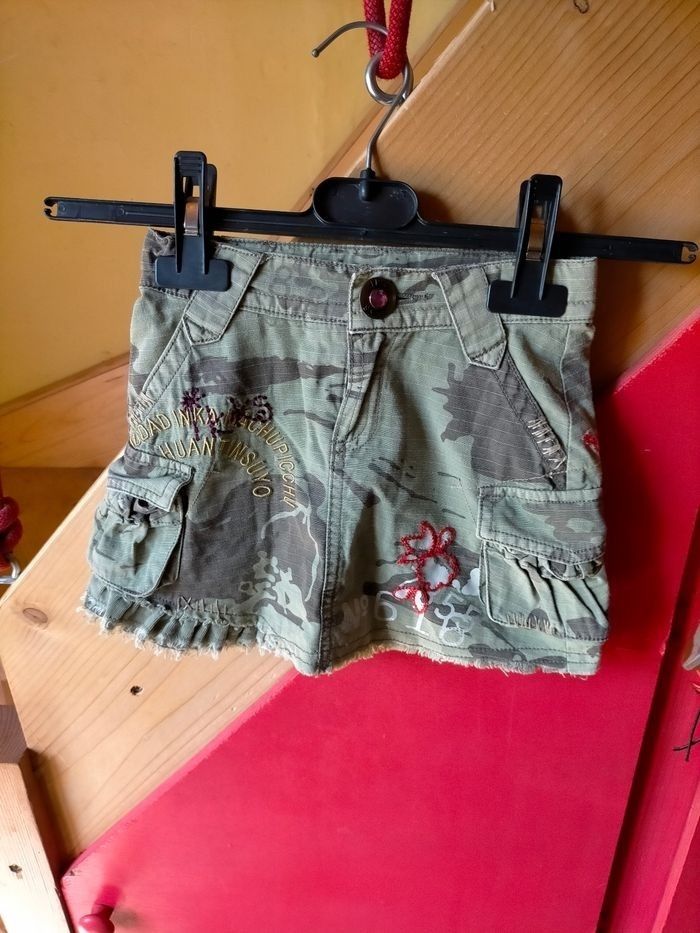 Très jolie jupe IKKS 2 ans