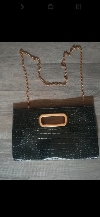 Pochette effet croco doré