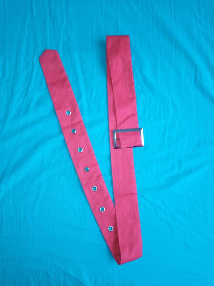 Robe pin-up rouge noire blanche - photo numéro 2