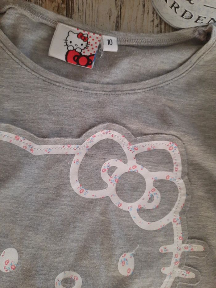 T-shirt Hello Kitty logo fleuri 10 ans - photo numéro 7