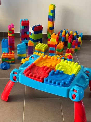 Lot Mega Block et sa table d’activité 