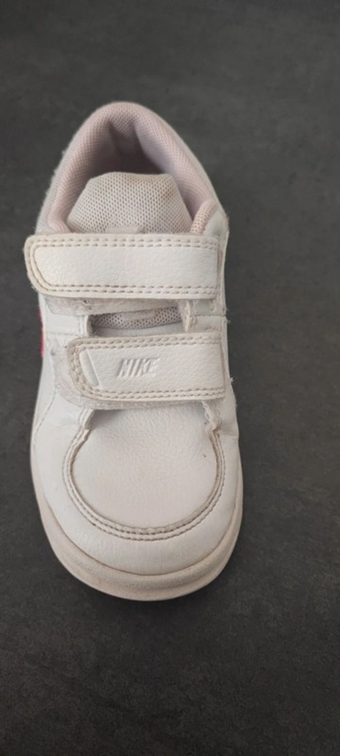 Paire de baskets nike taille 26 - photo numéro 5