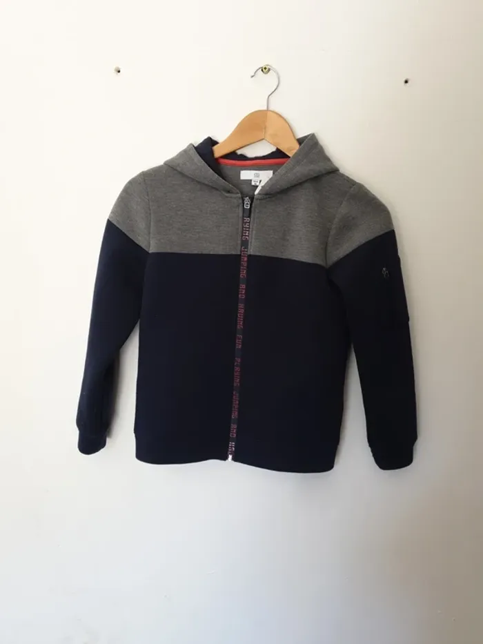 Veste capuche zippée A1240